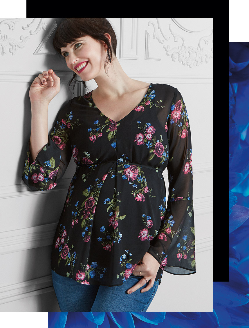 femme avec blouse fleurie